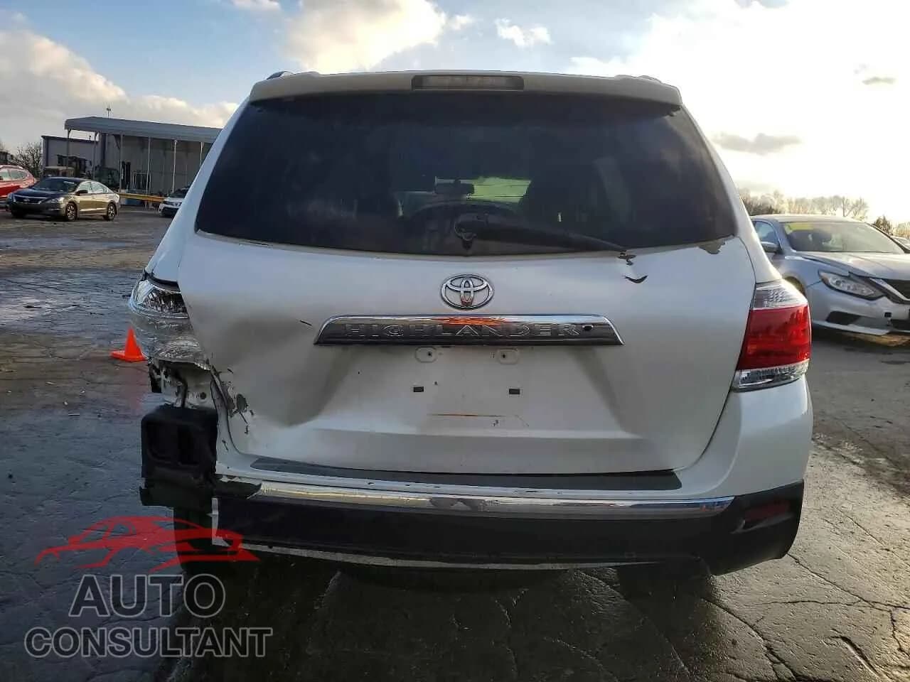 2011 TOYOTA HIGHLANDER Damaged VIN 5TDYK3EH5BS048588 – engine bay 2011 TOYOTA HIGHLANDER Damaged VIN 5TDYK3EH5BS048588 – engine bay