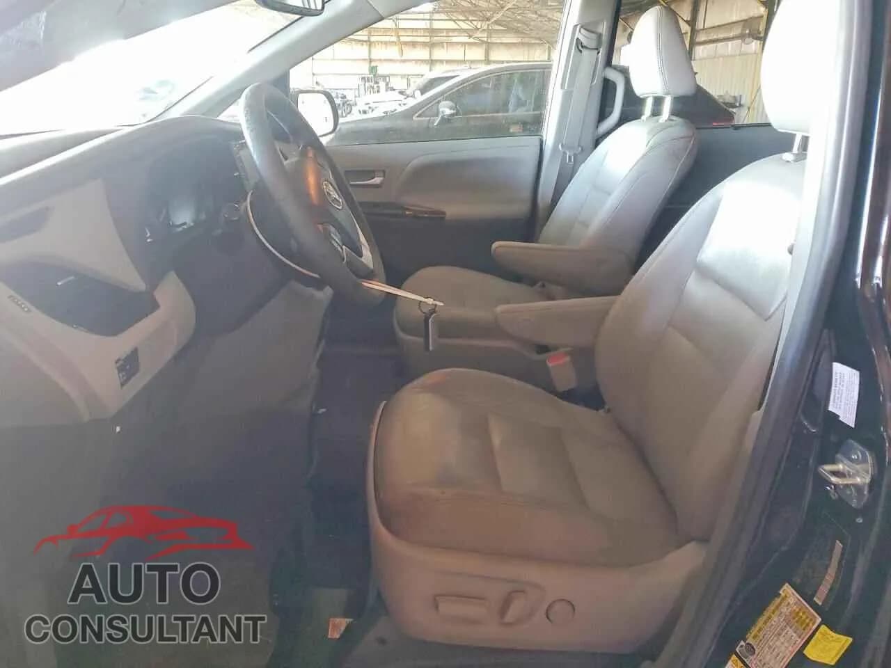 2018 TOYOTA All Models Damaged VIN 5TDYZ3DC2JS944122 – exterior detail 2018 TOYOTA All Models Damaged VIN 5TDYZ3DC2JS944122 – exterior detail