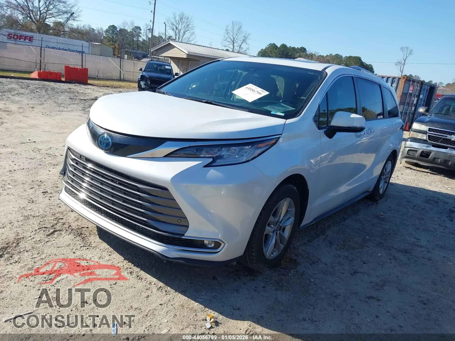 2022 TOYOTA SIENNA Damaged VIN 5TDZRKEC4NS110307 – rear exterior 2022 TOYOTA SIENNA Damaged VIN 5TDZRKEC4NS110307 – rear exterior