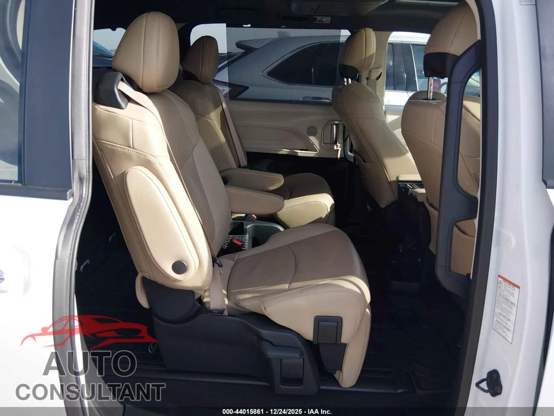 2022 TOYOTA SIENNA Damaged VIN 5TDZSKFC4NS063928 – undercarriage 2022 TOYOTA SIENNA Damaged VIN 5TDZSKFC4NS063928 – undercarriage