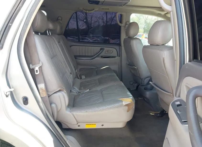 2005 TOYOTA Sequoia Used VIN 5TDZT38A35S260829 – undercarriage 2005 TOYOTA Sequoia Used VIN 5TDZT38A35S260829 – undercarriage