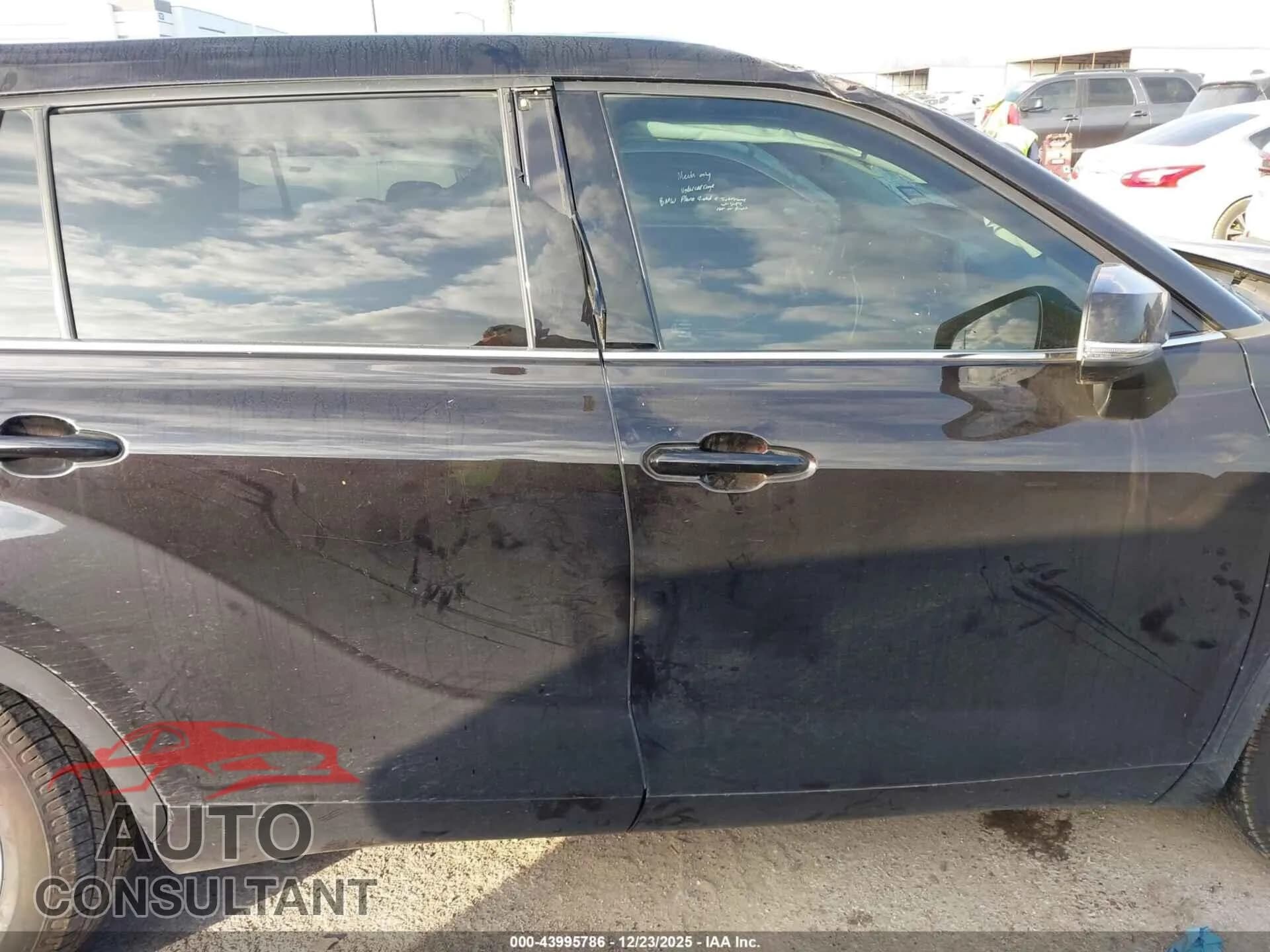 2021 TOYOTA HIGHLANDER Damaged VIN 5TDZZRAH8MS058625 – photo 13 2021 TOYOTA HIGHLANDER Damaged VIN 5TDZZRAH8MS058625 – photo 13