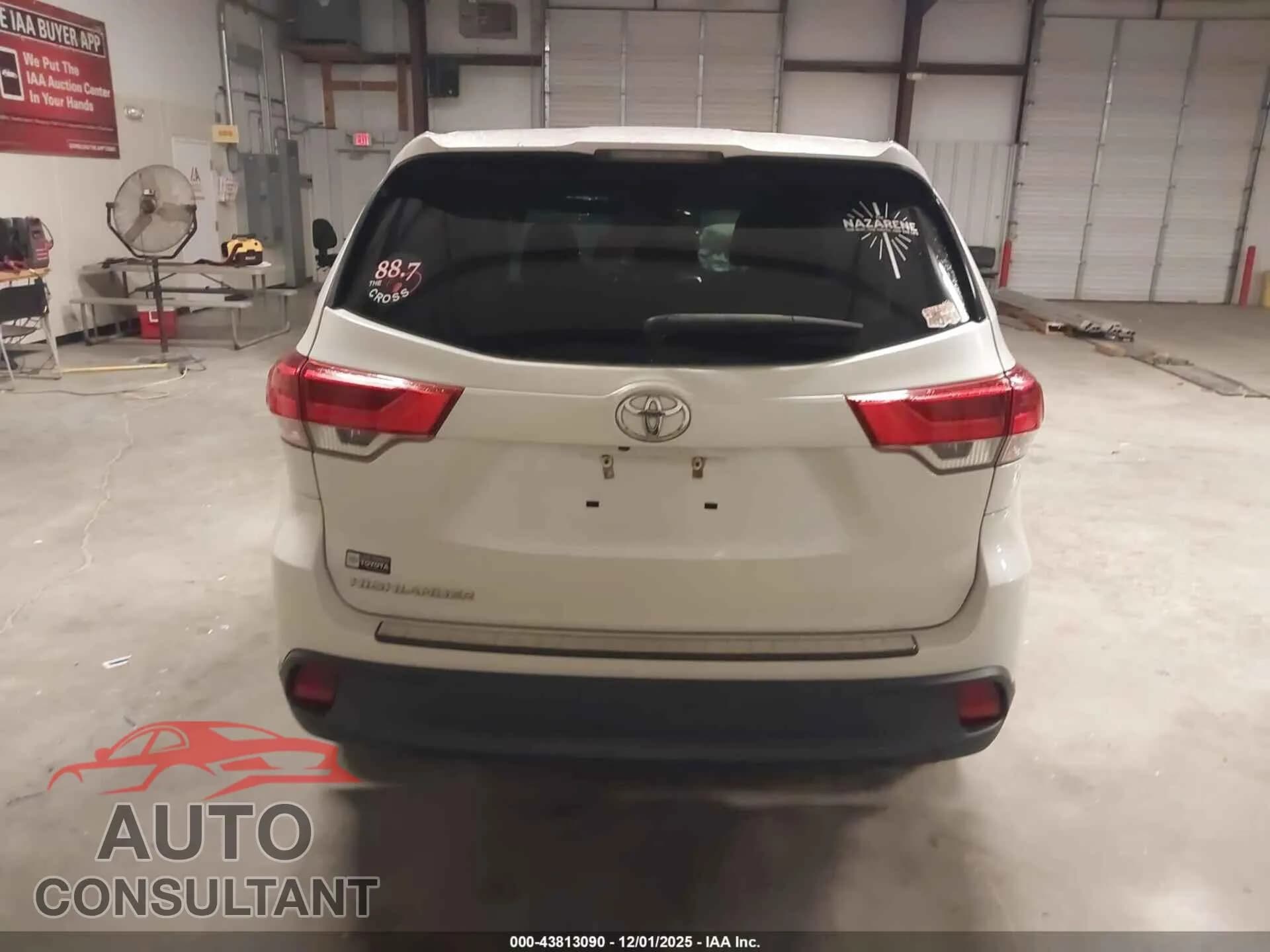 2019 TOYOTA HIGHLANDER Damaged VIN 5TDZZRFH0KS339470 – photo 17 2019 TOYOTA HIGHLANDER Damaged VIN 5TDZZRFH0KS339470 – photo 17