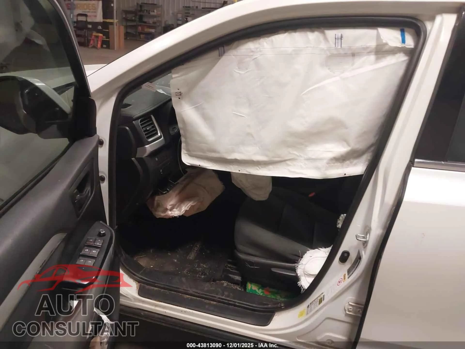 2019 TOYOTA HIGHLANDER Damaged VIN 5TDZZRFH0KS339470 – photo 19 2019 TOYOTA HIGHLANDER Damaged VIN 5TDZZRFH0KS339470 – photo 19