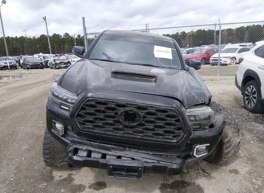 2017 TOYOTA Tacoma Used VIN 5TFCZ5AN4HX074003 – engine bay 2017 TOYOTA Tacoma Used VIN 5TFCZ5AN4HX074003 – engine bay