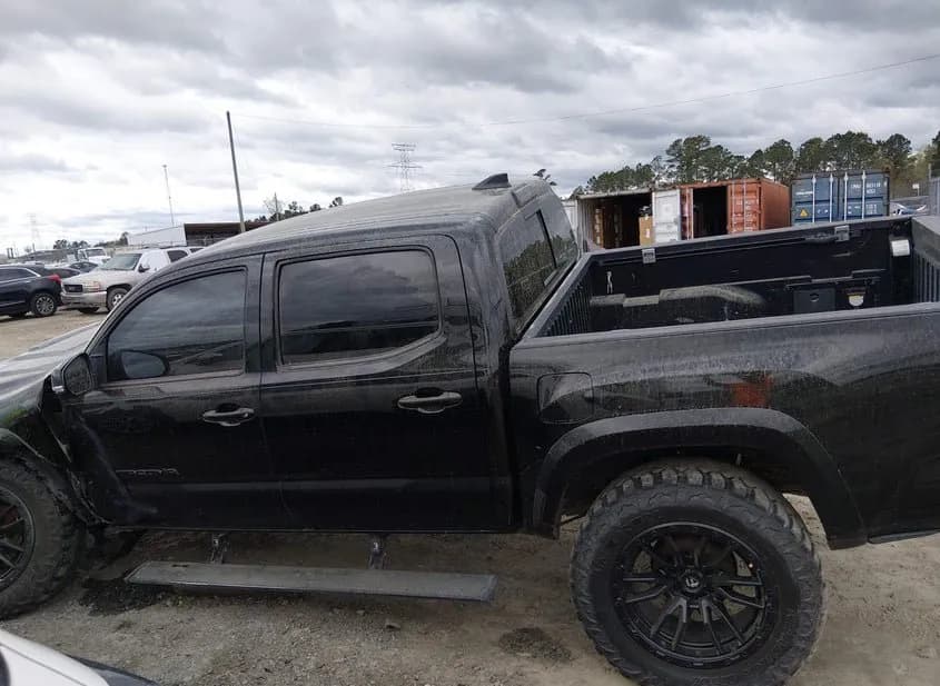 2017 TOYOTA Tacoma Used VIN 5TFCZ5AN4HX074003 – undercarriage 2017 TOYOTA Tacoma Used VIN 5TFCZ5AN4HX074003 – undercarriage