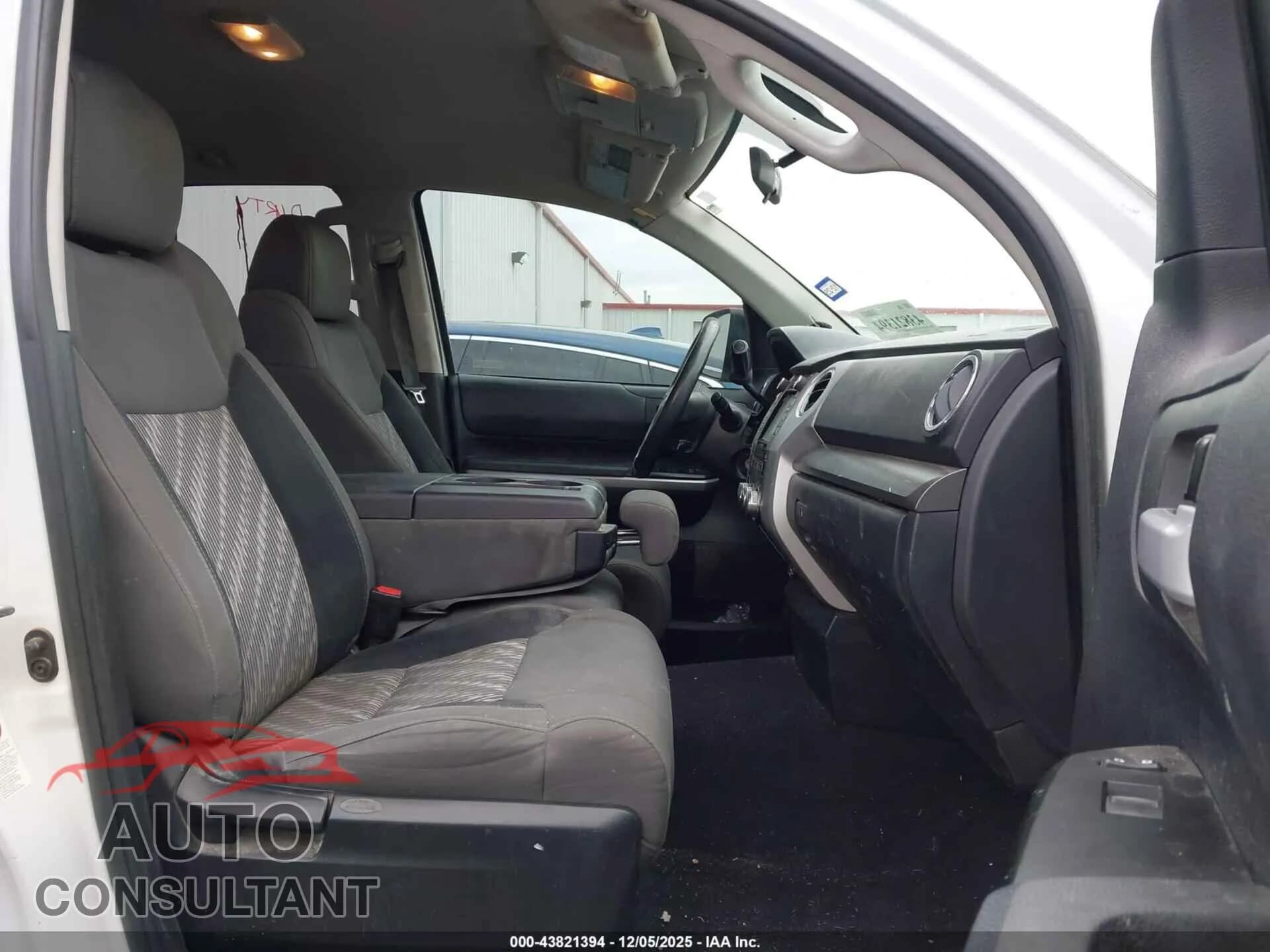 2018 TOYOTA TUNDRA Damaged VIN 5TFUW5F17JX716416 – interior seats 2018 TOYOTA TUNDRA Damaged VIN 5TFUW5F17JX716416 – interior seats