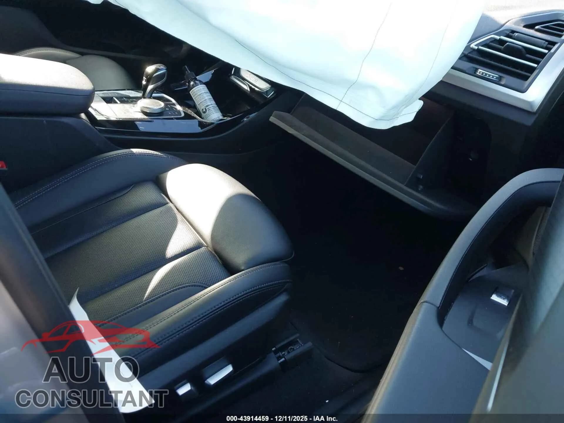 2022 BMW X3 Damaged VIN 5UX53DP07N9J09101 – interior seats 2022 BMW X3 Damaged VIN 5UX53DP07N9J09101 – interior seats