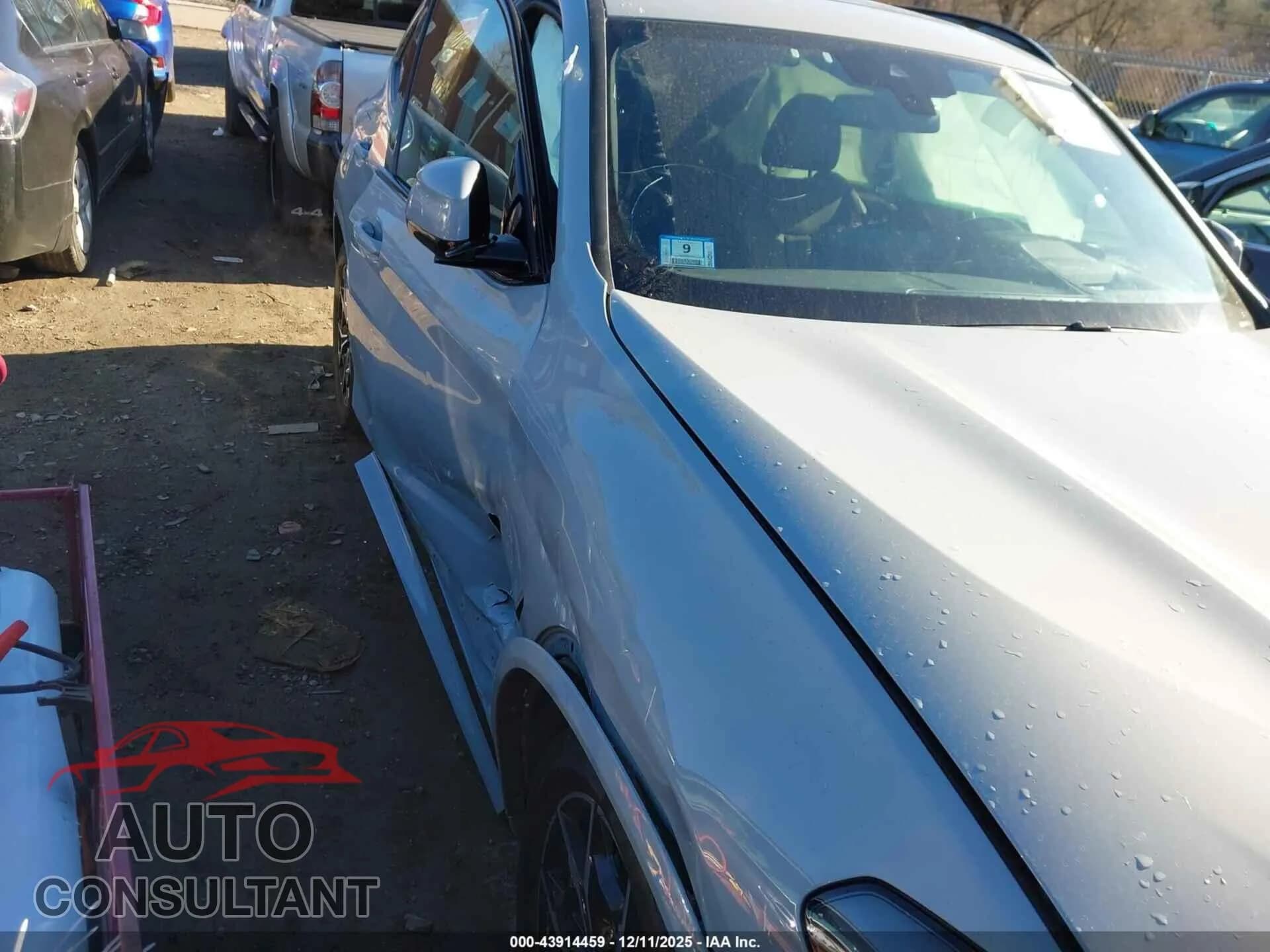 2022 BMW X3 Damaged VIN 5UX53DP07N9J09101 – engine bay 2022 BMW X3 Damaged VIN 5UX53DP07N9J09101 – engine bay