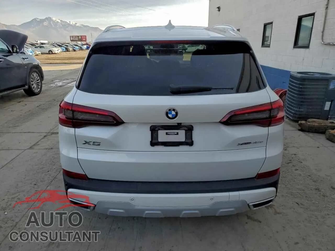 2021 BMW X5 Damaged VIN 5UXTA6C09M9D98191 – engine bay 2021 BMW X5 Damaged VIN 5UXTA6C09M9D98191 – engine bay