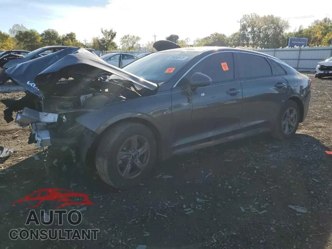 2022 KIA K5 Damaged VIN 5XXG14J2XNG166258 – front exterior 2022 KIA K5 Damaged VIN 5XXG14J2XNG166258 – front exterior