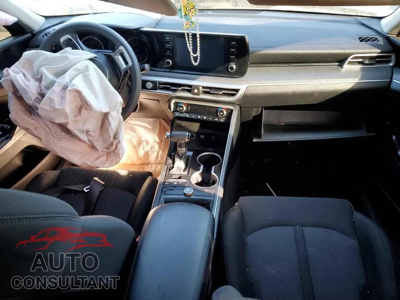 2022 KIA K5 Damaged VIN 5XXG14J2XNG166258 – undercarriage 2022 KIA K5 Damaged VIN 5XXG14J2XNG166258 – undercarriage