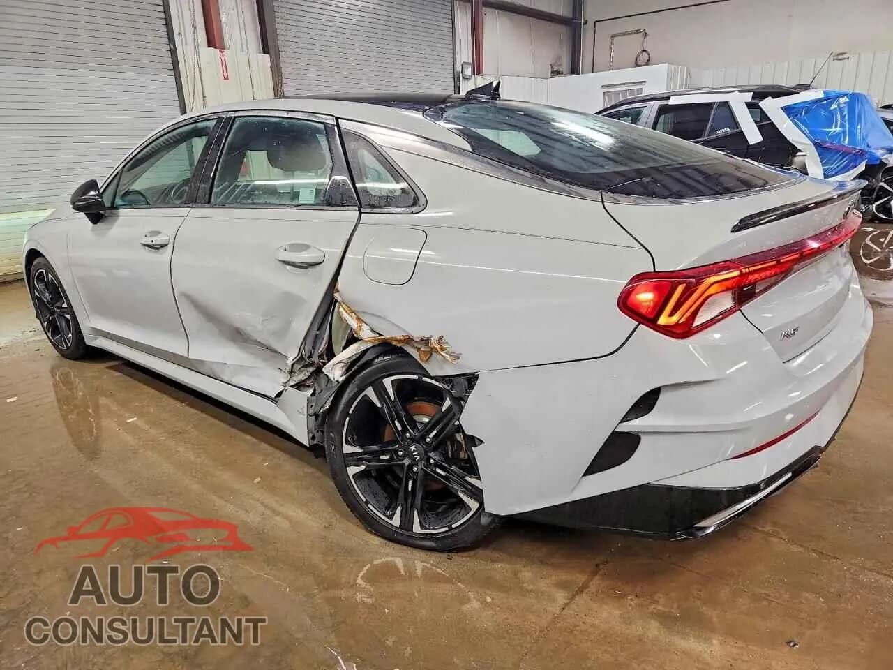 2021 KIA K5 Damaged VIN 5XXG64J24MG002634 – rear exterior 2021 KIA K5 Damaged VIN 5XXG64J24MG002634 – rear exterior