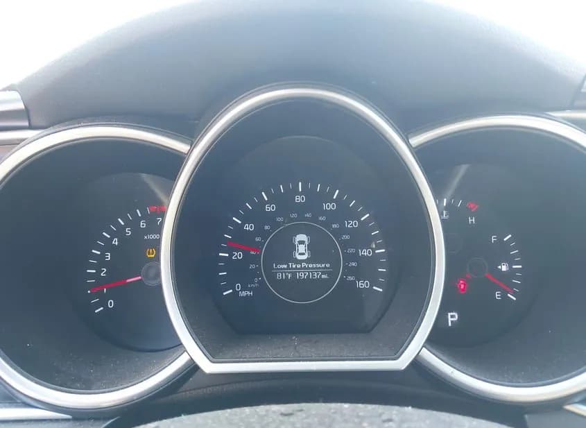 2015 KIA Optima Used VIN 5XXGM4A70FG441026 – exterior detail 2015 KIA Optima Used VIN 5XXGM4A70FG441026 – exterior detail