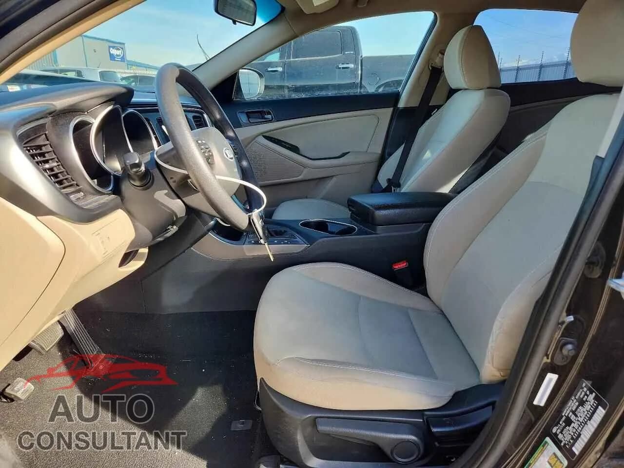 2014 KIA OPTIMA Damaged VIN 5XXGM4A74EG345141 – exterior detail 2014 KIA OPTIMA Damaged VIN 5XXGM4A74EG345141 – exterior detail