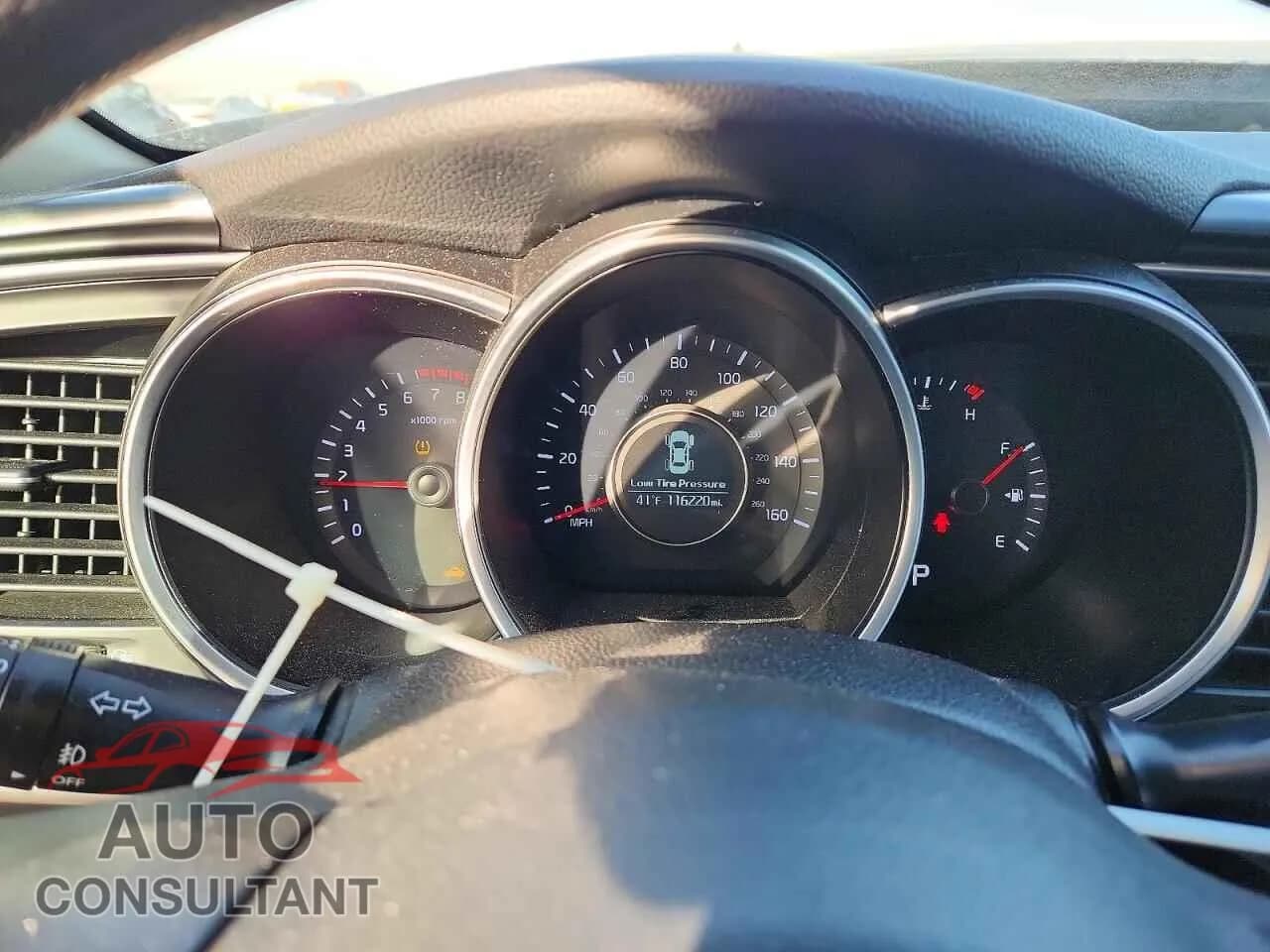 2014 KIA OPTIMA Damaged VIN 5XXGM4A74EG345141 – trunk area 2014 KIA OPTIMA Damaged VIN 5XXGM4A74EG345141 – trunk area