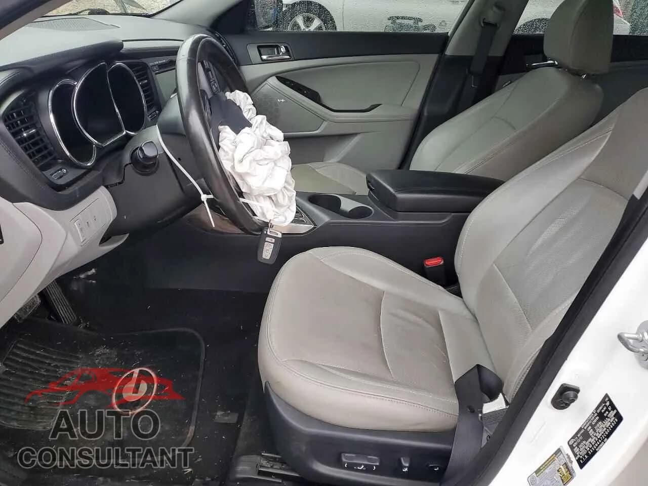 2012 KIA OPTIMA Damaged VIN 5XXGN4A72CG024029 – exterior detail 2012 KIA OPTIMA Damaged VIN 5XXGN4A72CG024029 – exterior detail