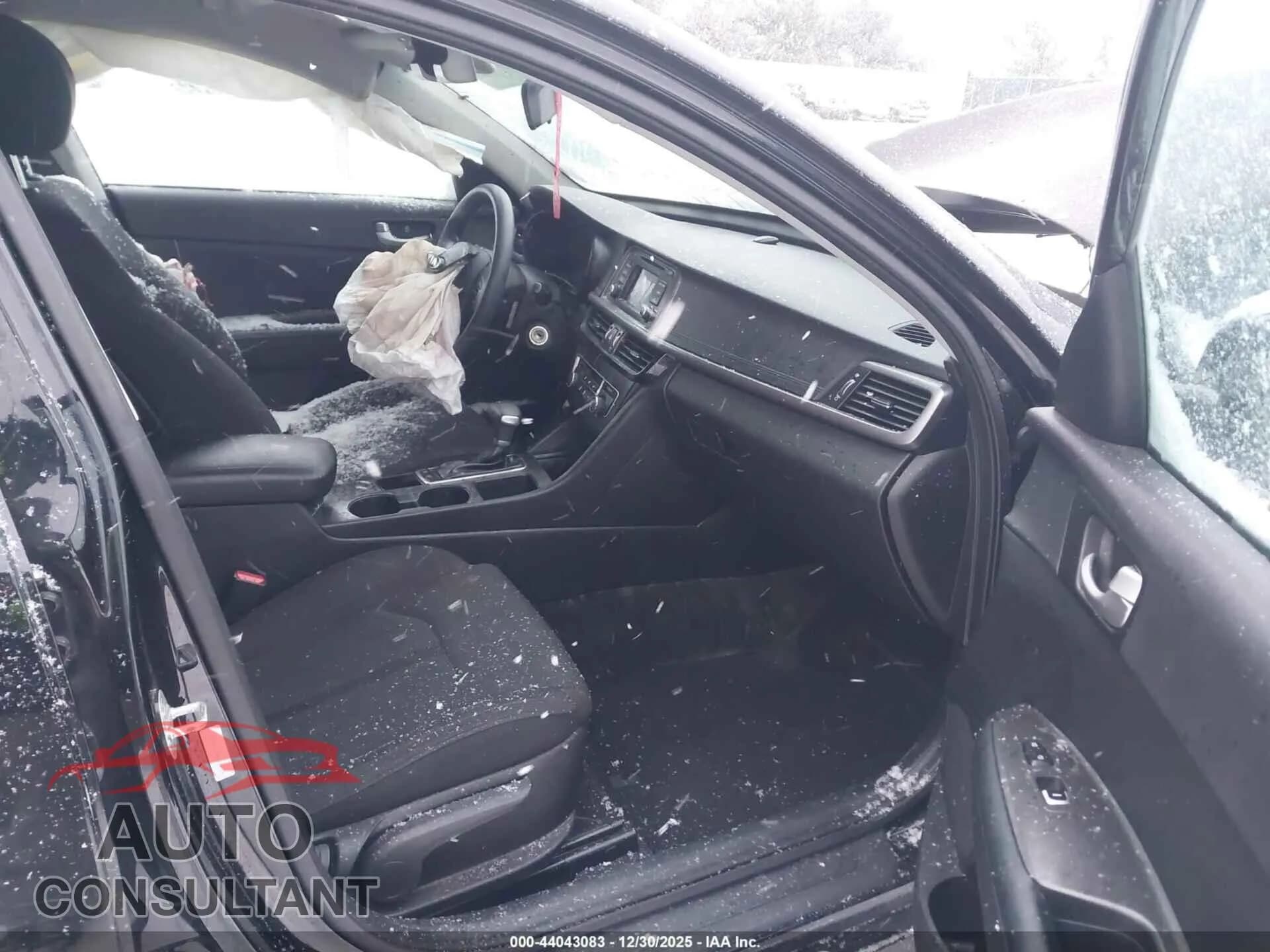 2017 KIA OPTIMA Damaged VIN 5XXGT4L36HG171106 – interior seats 2017 KIA OPTIMA Damaged VIN 5XXGT4L36HG171106 – interior seats