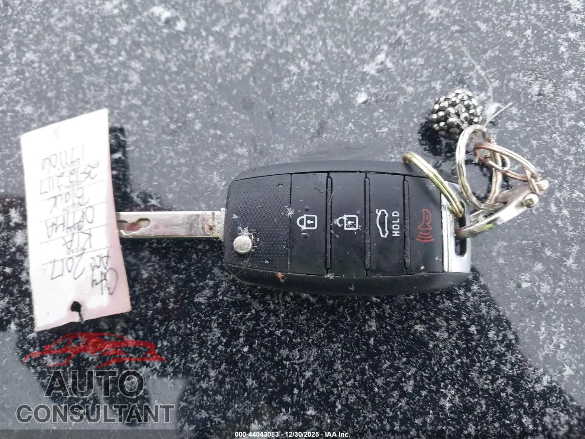 2017 KIA OPTIMA Damaged VIN 5XXGT4L36HG171106 – photo 11 2017 KIA OPTIMA Damaged VIN 5XXGT4L36HG171106 – photo 11