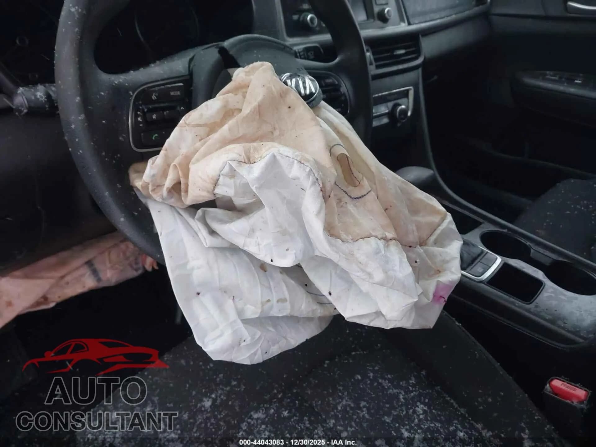 2017 KIA OPTIMA Damaged VIN 5XXGT4L36HG171106 – photo 17 2017 KIA OPTIMA Damaged VIN 5XXGT4L36HG171106 – photo 17