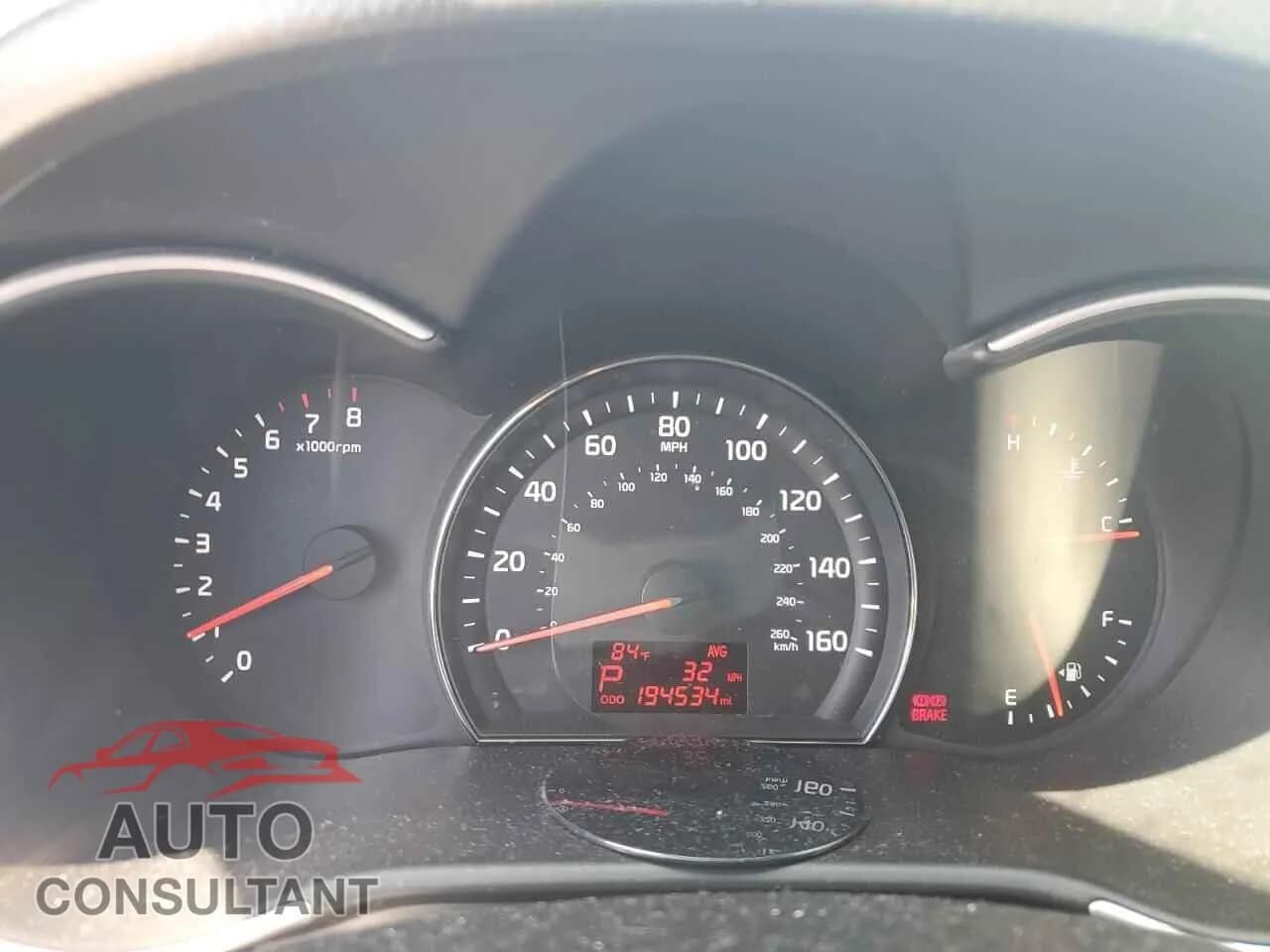 2014 KIA SORENTO Used VIN 5XYKT4A67EG432189 – trunk area 2014 KIA SORENTO Used VIN 5XYKT4A67EG432189 – trunk area