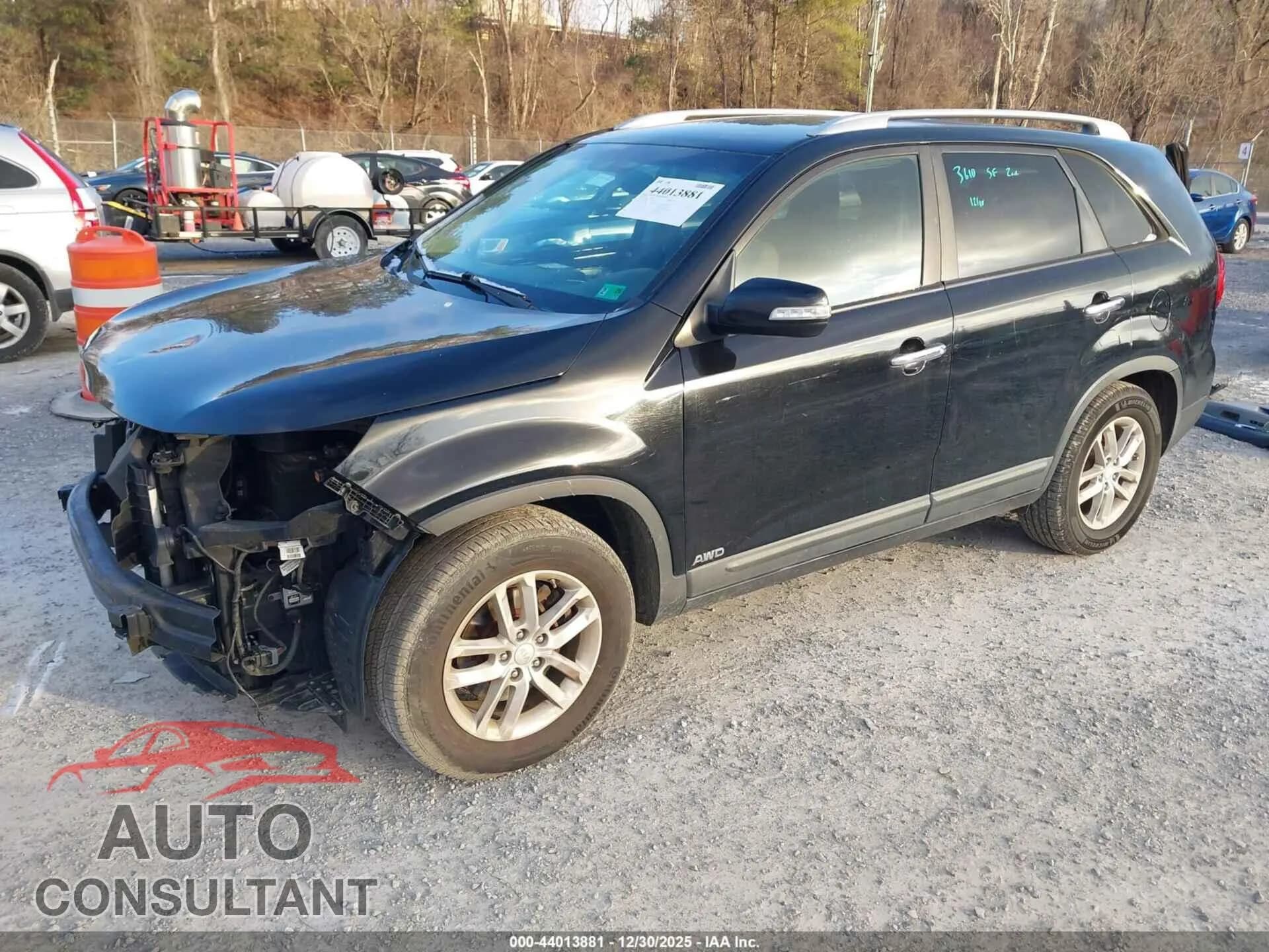 2015 KIA SORENTO Damaged VIN 5XYKTCA60FG571415 – rear exterior 2015 KIA SORENTO Damaged VIN 5XYKTCA60FG571415 – rear exterior
