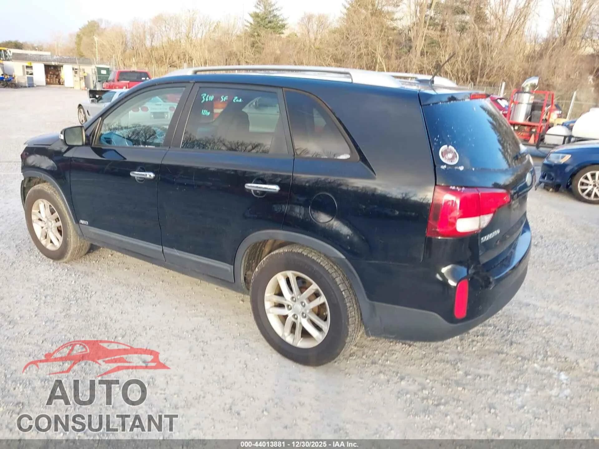 2015 KIA SORENTO Damaged VIN 5XYKTCA60FG571415 – side profile 2015 KIA SORENTO Damaged VIN 5XYKTCA60FG571415 – side profile