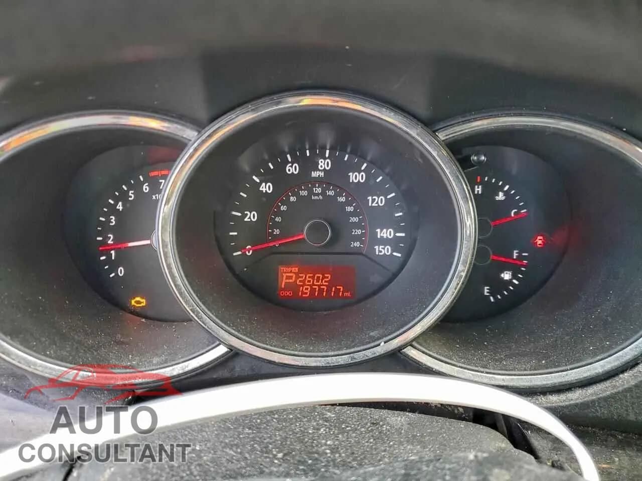 2013 KIA SORENTO Damaged VIN 5XYKTDA64DG334669 – trunk area 2013 KIA SORENTO Damaged VIN 5XYKTDA64DG334669 – trunk area