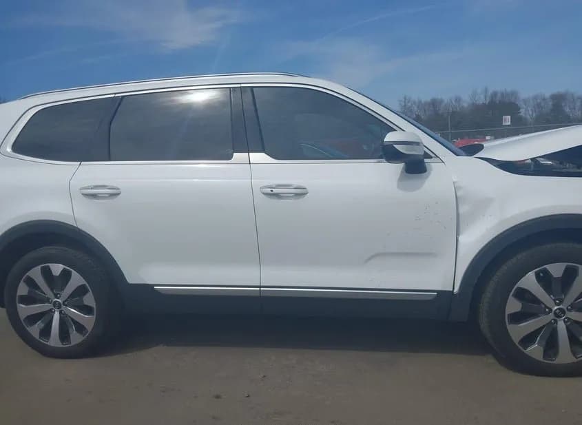 2020 KIA Telluride Used VIN 5XYP6DHC6LG085184 – trunk area 2020 KIA Telluride Used VIN 5XYP6DHC6LG085184 – trunk area