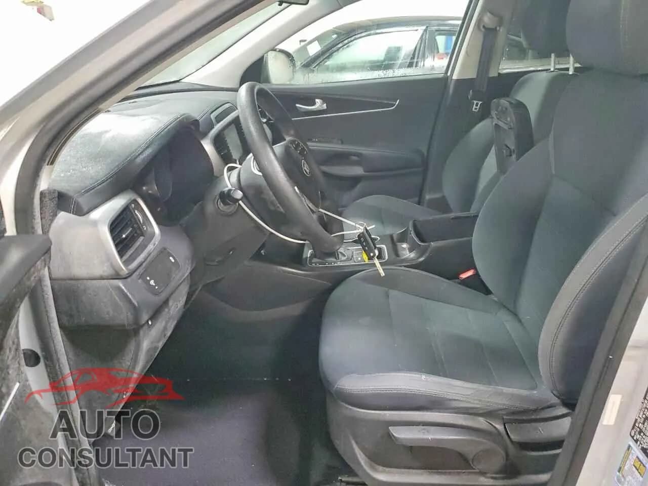 2019 KIA SORENTO Damaged VIN 5XYPG4A30KG451632 – exterior detail 2019 KIA SORENTO Damaged VIN 5XYPG4A30KG451632 – exterior detail