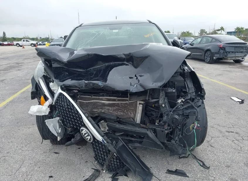 2016 KIA Sorento Used VIN 5XYPG4A34GG103744 – undercarriage 2016 KIA Sorento Used VIN 5XYPG4A34GG103744 – undercarriage