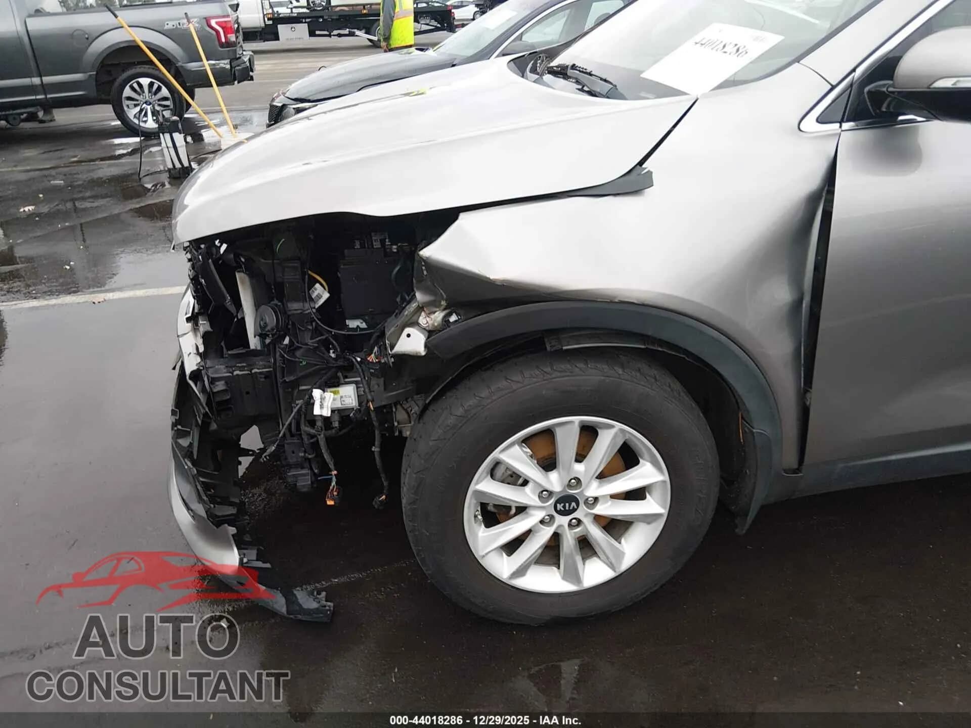 2019 KIA SORENTO Damaged VIN 5XYPG4A37KG531669 – photo 17 2019 KIA SORENTO Damaged VIN 5XYPG4A37KG531669 – photo 17