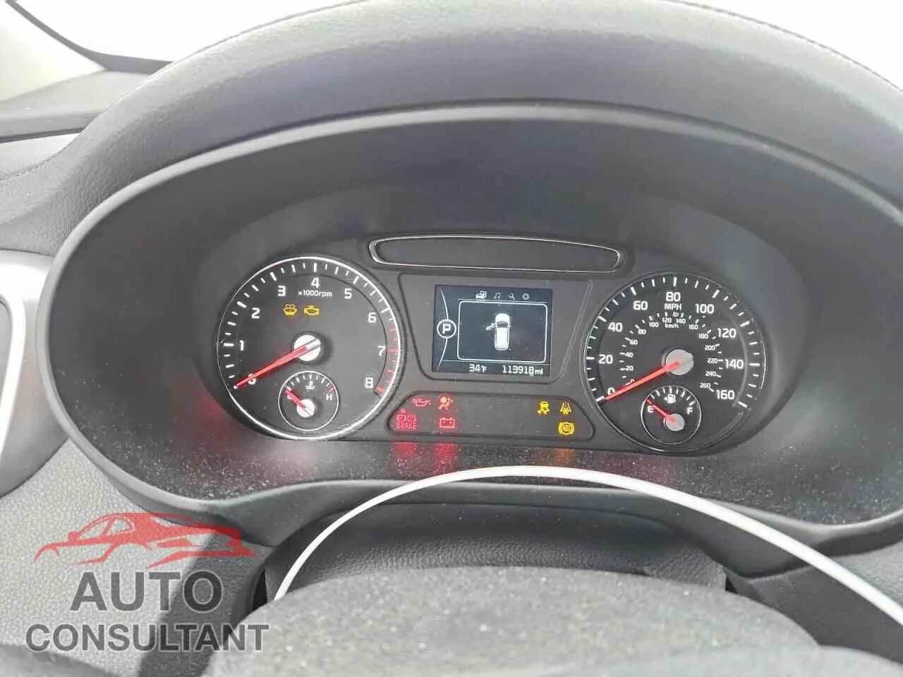 2016 KIA SORENTO Damaged VIN 5XYPGDA38GG060526 – trunk area 2016 KIA SORENTO Damaged VIN 5XYPGDA38GG060526 – trunk area