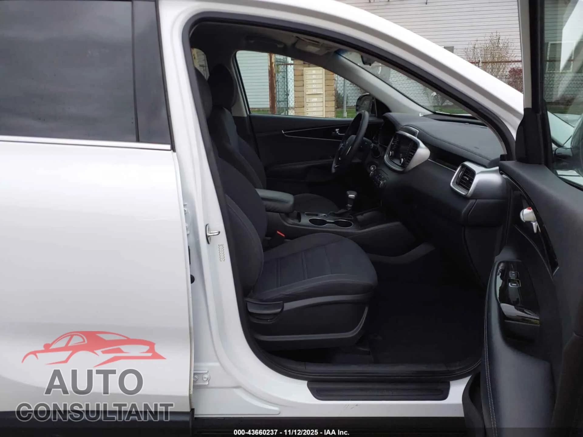 2020 KIA SORENTO Damaged VIN 5XYPGDA39LG651250 – interior seats 2020 KIA SORENTO Damaged VIN 5XYPGDA39LG651250 – interior seats