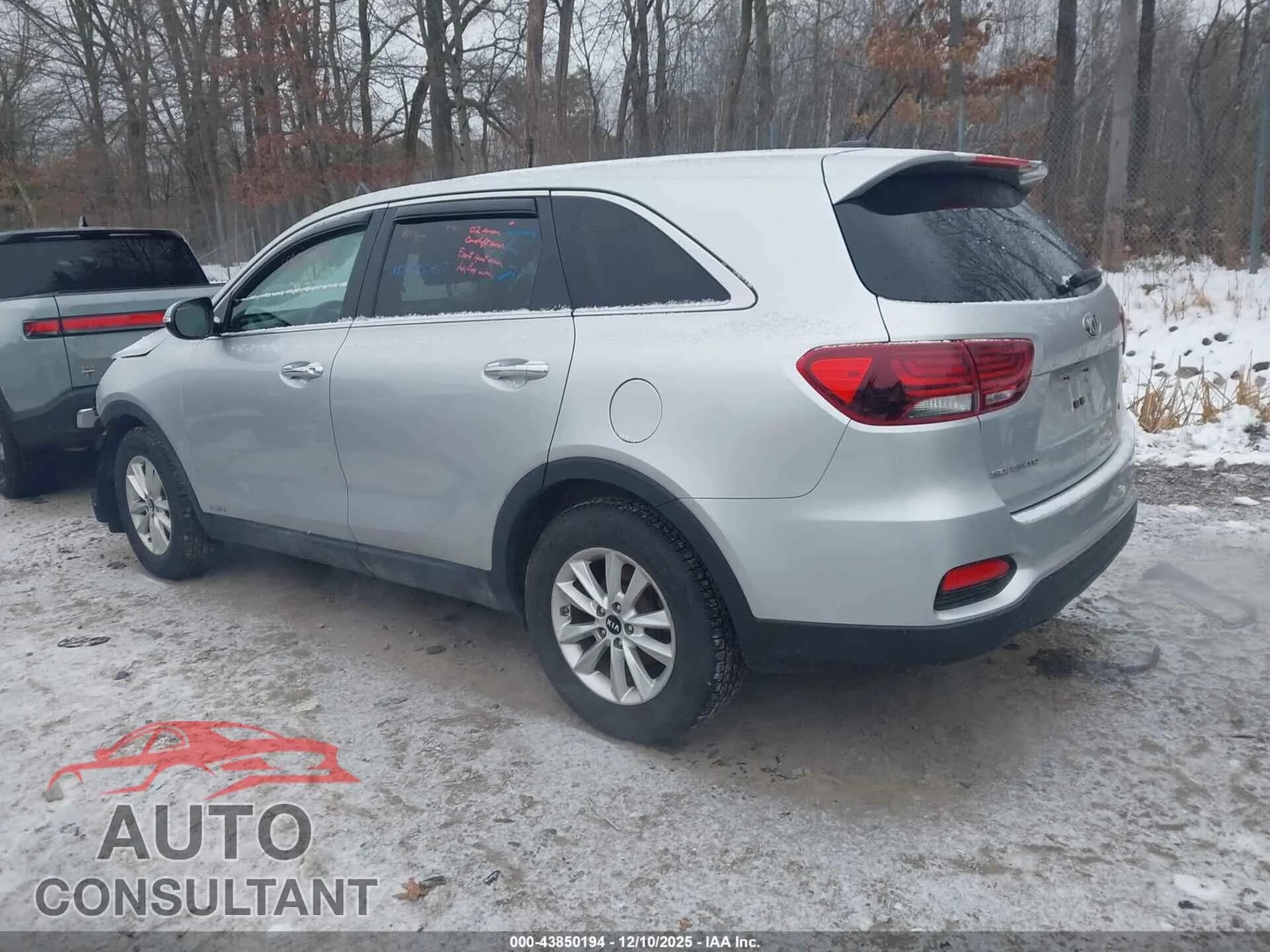 2019 KIA SORENTO Damaged VIN 5XYPGDA52KG480101 – side profile 2019 KIA SORENTO Damaged VIN 5XYPGDA52KG480101 – side profile