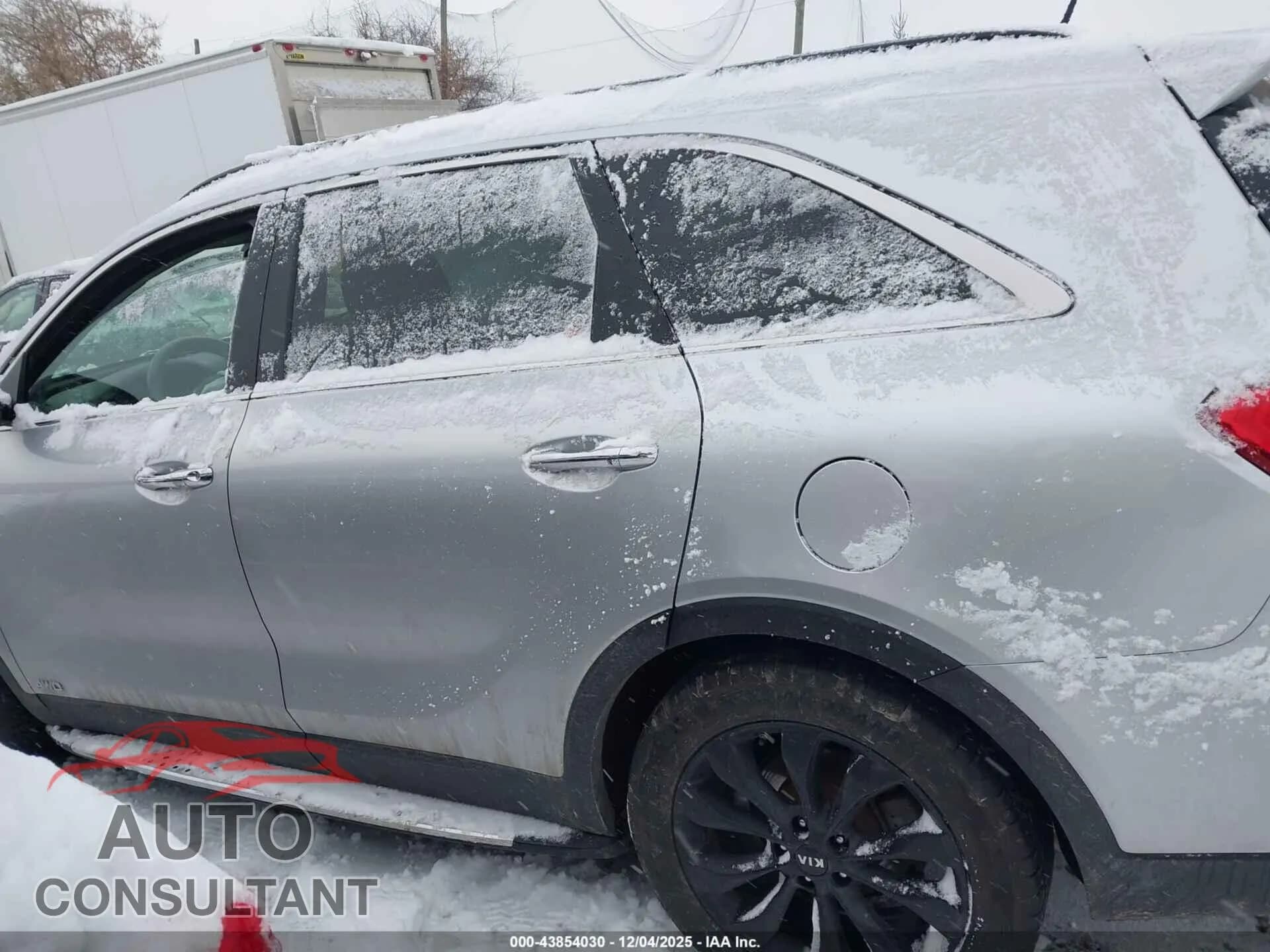 2019 KIA SORENTO Damaged VIN 5XYPGDA53KG583575 – photo 15 2019 KIA SORENTO Damaged VIN 5XYPGDA53KG583575 – photo 15