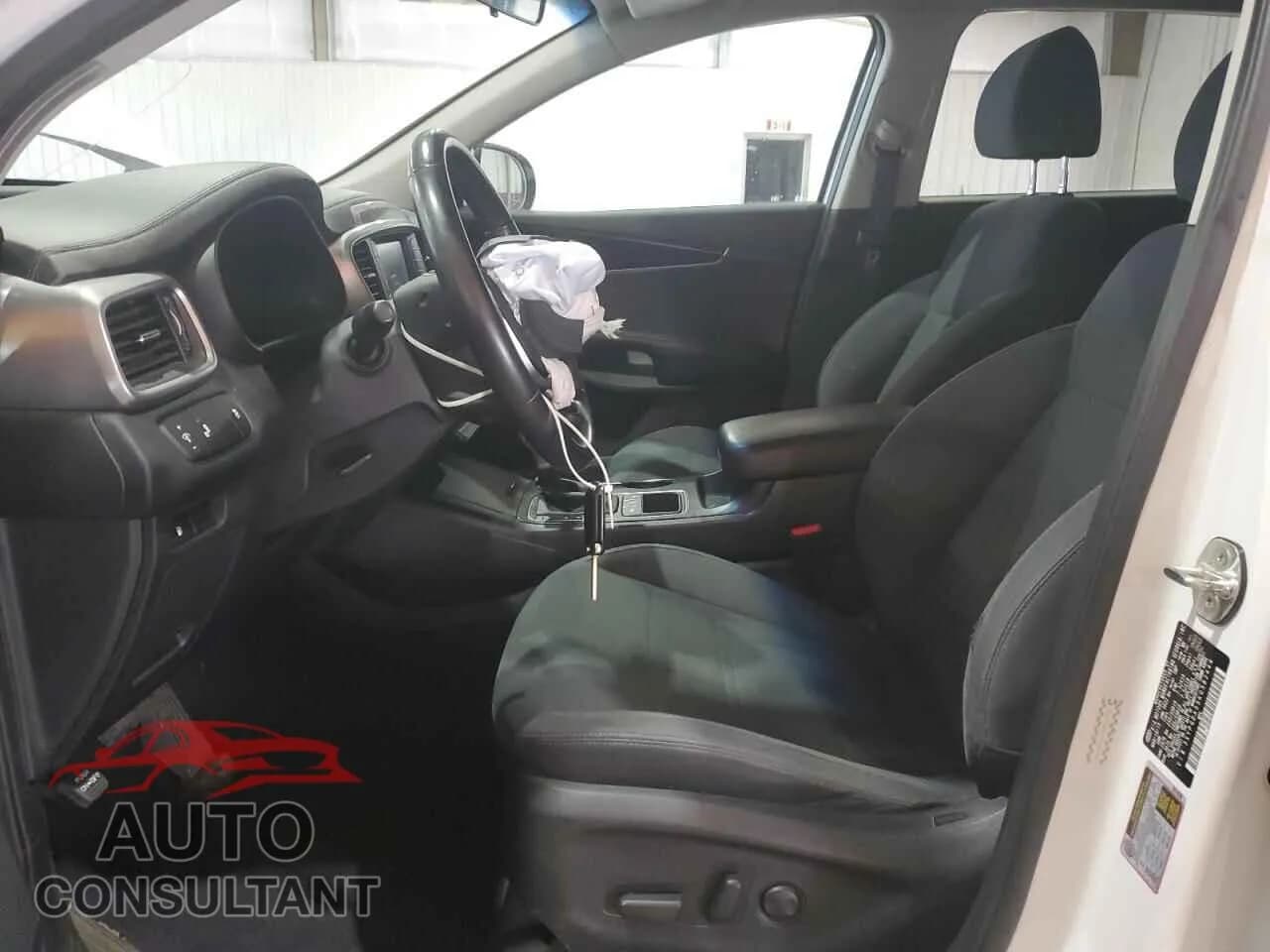 2019 KIA SORENTO Damaged VIN 5XYPGDA55KG582444 – exterior detail 2019 KIA SORENTO Damaged VIN 5XYPGDA55KG582444 – exterior detail