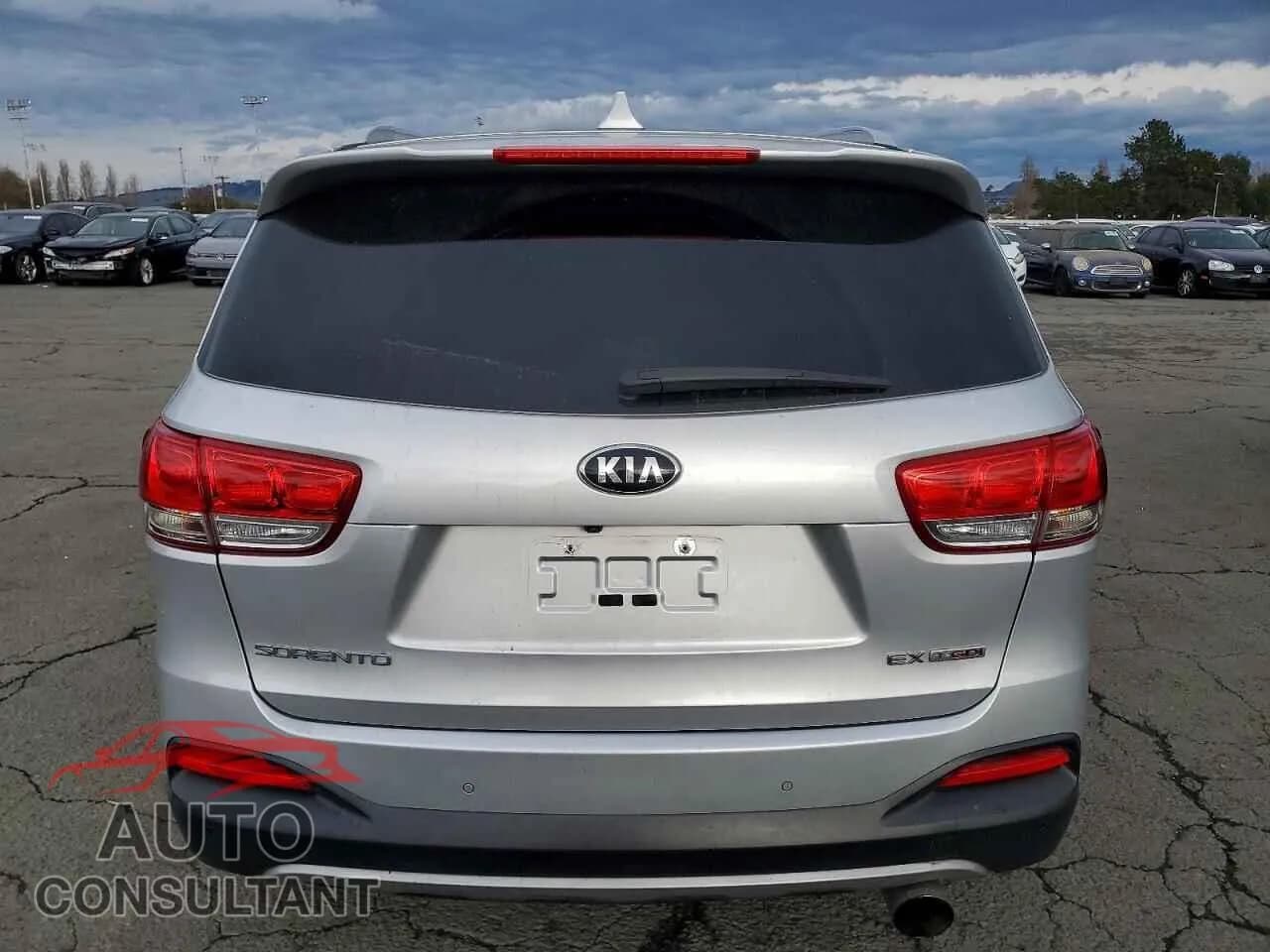 2017 KIA SORENTO Damaged VIN 5XYPHDA14HG247730 – engine bay 2017 KIA SORENTO Damaged VIN 5XYPHDA14HG247730 – engine bay