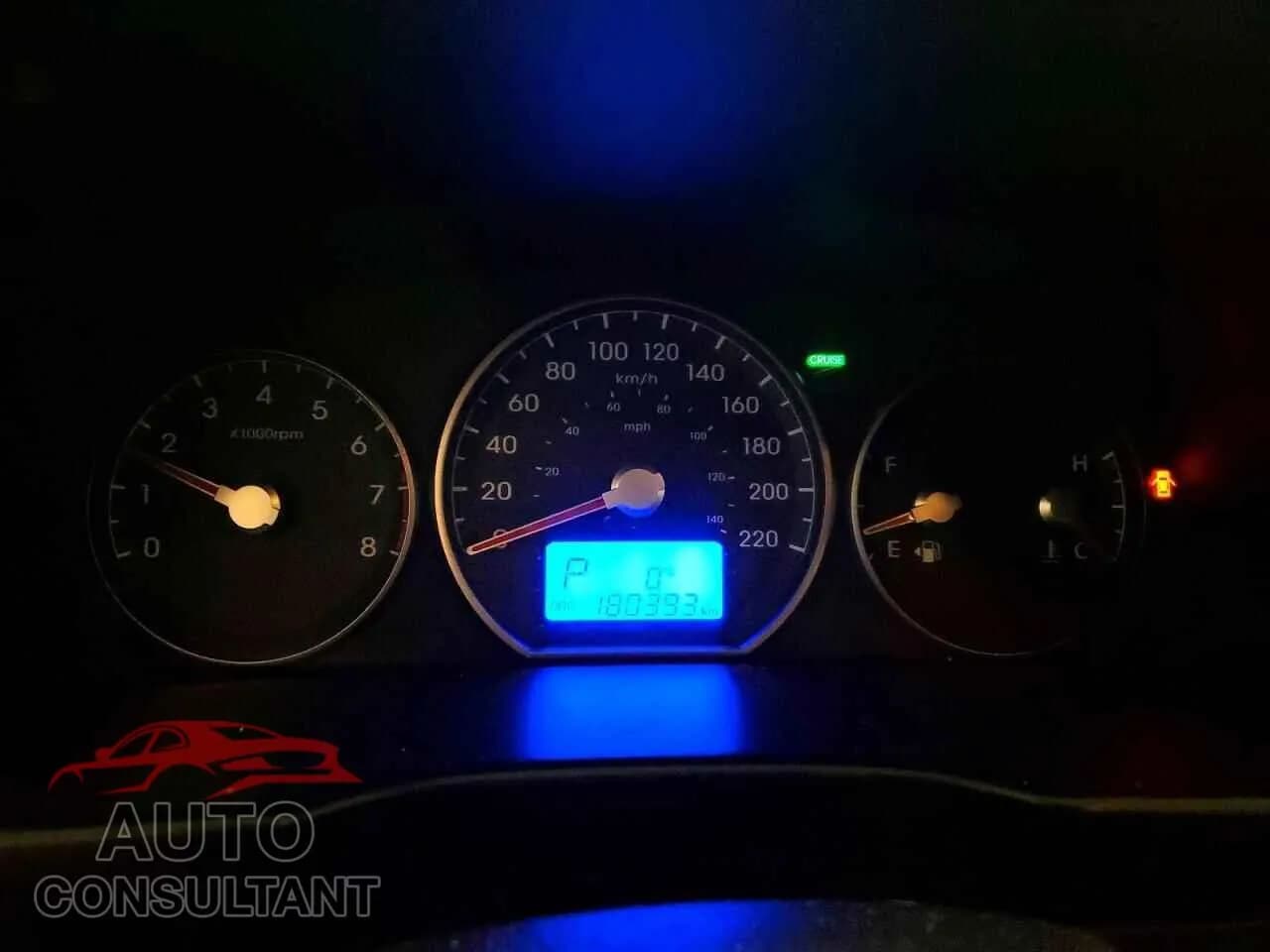 2011 HYUNDAI SANTA FE Damaged VIN 5XYZG4AG1BG049534 – trunk area 2011 HYUNDAI SANTA FE Damaged VIN 5XYZG4AG1BG049534 – trunk area