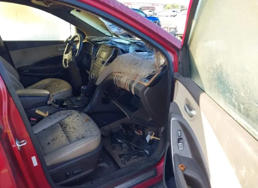 2013 HYUNDAI SANTA Used VIN 5XYZU3LB5DG034140 – interior seats 2013 HYUNDAI SANTA Used VIN 5XYZU3LB5DG034140 – interior seats