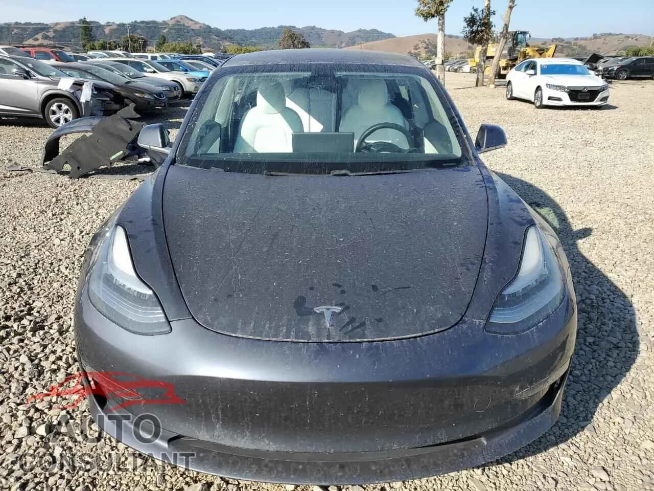 2020 TESLA MODEL 3 Damaged VIN 5YJ3E1EA1LF717857 – interior seats 2020 TESLA MODEL 3 Damaged VIN 5YJ3E1EA1LF717857 – interior seats