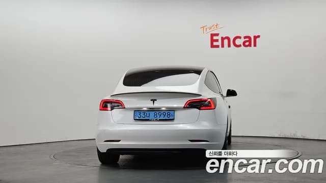 2020 Tesla Model 3 Standard Range Plue RWD Sold VIN 5YJ3E1EA3LF725975 – interior seats 2020 Tesla Model 3 Standard Range Plue RWD Sold VIN 5YJ3E1EA3LF725975 – interior seats