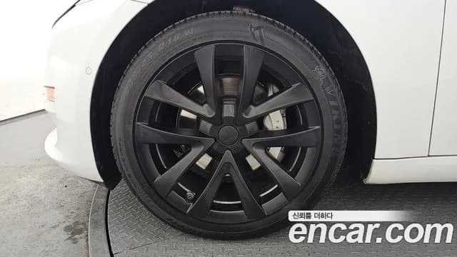 2020 Tesla Model 3 Standard Range Plue RWD Sold VIN 5YJ3E1EA3LF725975 – exterior detail 2020 Tesla Model 3 Standard Range Plue RWD Sold VIN 5YJ3E1EA3LF725975 – exterior detail