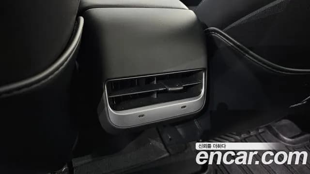 2020 Tesla Model 3 Standard Range Plue RWD Sold VIN 5YJ3E1EA3LF810122 – interior seats 2020 Tesla Model 3 Standard Range Plue RWD Sold VIN 5YJ3E1EA3LF810122 – interior seats