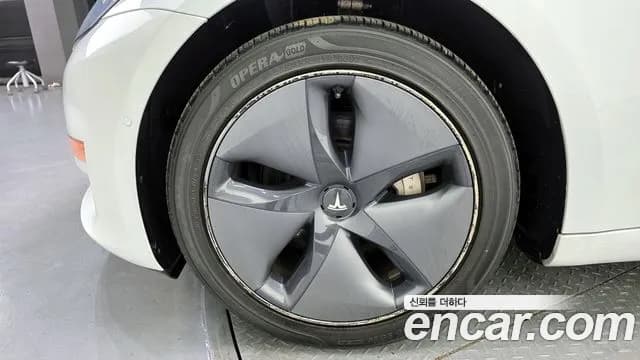 2020 Tesla Model 3 Standard Range Plue RWD Sold VIN 5YJ3E1EA6LF750191 – interior seats 2020 Tesla Model 3 Standard Range Plue RWD Sold VIN 5YJ3E1EA6LF750191 – interior seats