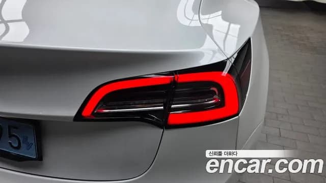 2020 Tesla Model 3 Standard Range Plue RWD Sold VIN 5YJ3E1EA8LF774749 – interior seats 2020 Tesla Model 3 Standard Range Plue RWD Sold VIN 5YJ3E1EA8LF774749 – interior seats