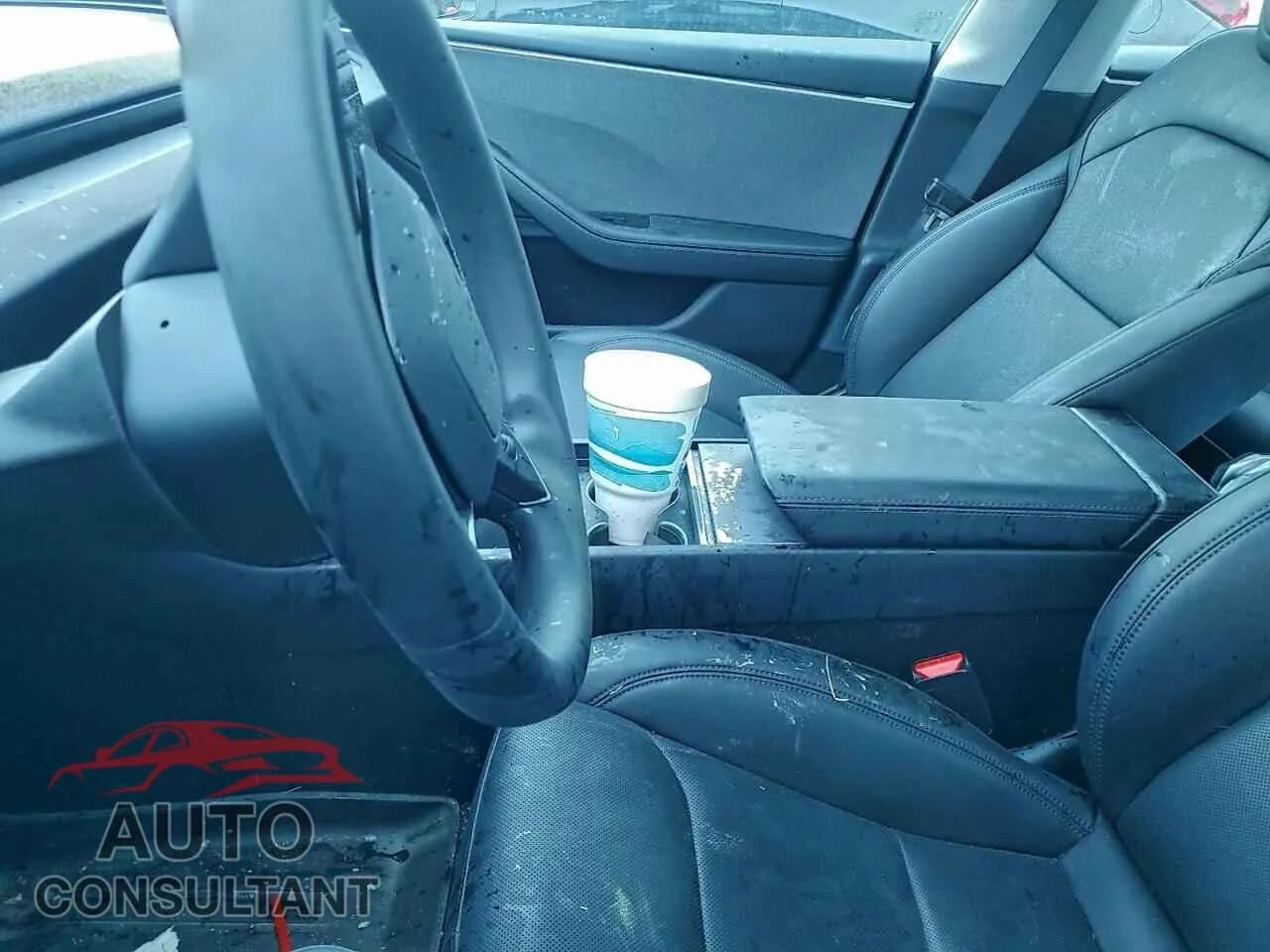 2025 TESLA MODEL 3 Damaged VIN 5YJ3E1EA8SF989904 – exterior detail 2025 TESLA MODEL 3 Damaged VIN 5YJ3E1EA8SF989904 – exterior detail