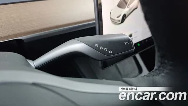 2021 Tesla Model 3 Long Range AWD Sold VIN 5YJ3E1EB0MF914027 – interior seats 2021 Tesla Model 3 Long Range AWD Sold VIN 5YJ3E1EB0MF914027 – interior seats