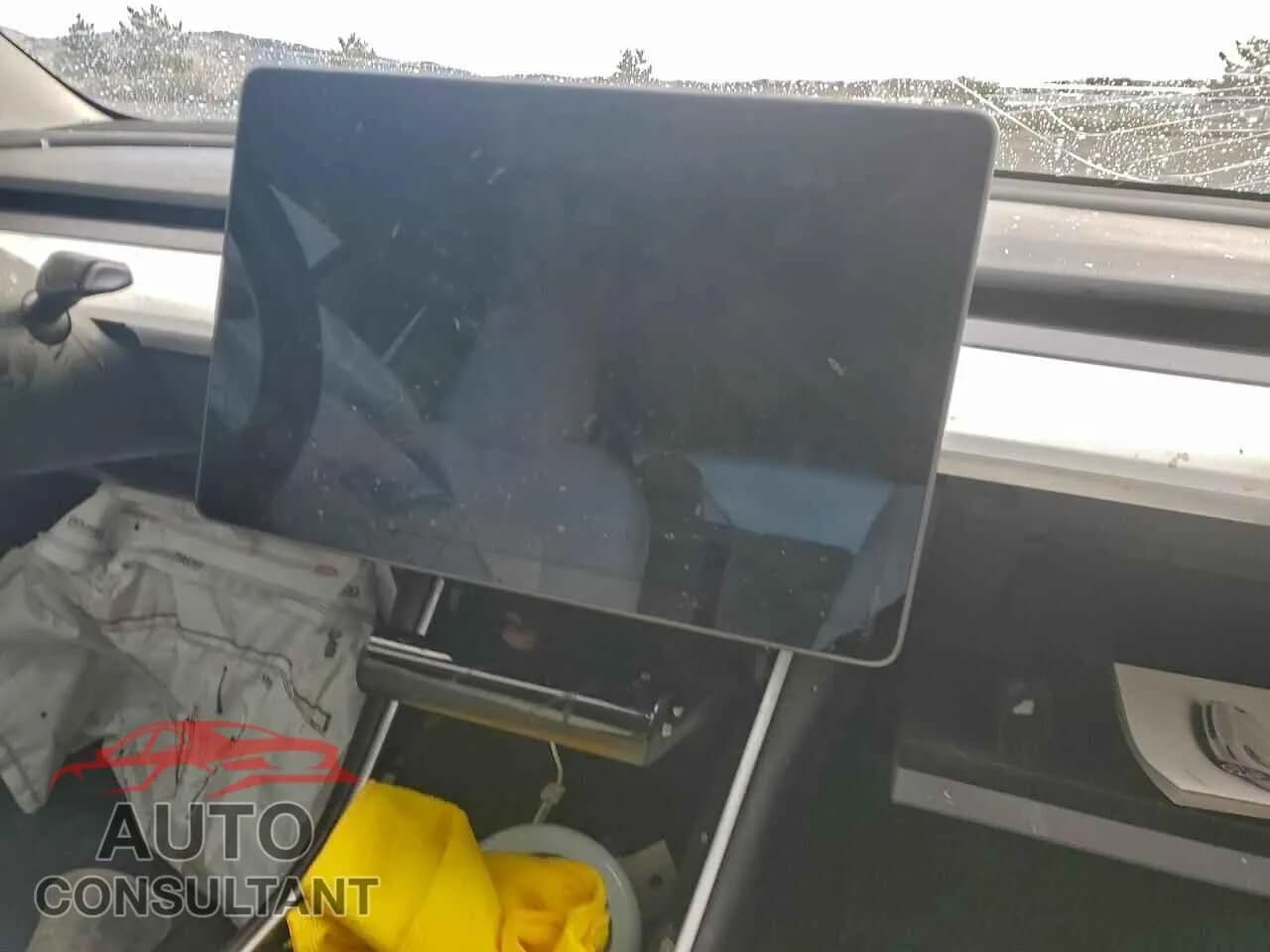 2018 TESLA MODEL 3 Damaged VIN 5YJ3E1EB2JF056264 – trunk area 2018 TESLA MODEL 3 Damaged VIN 5YJ3E1EB2JF056264 – trunk area