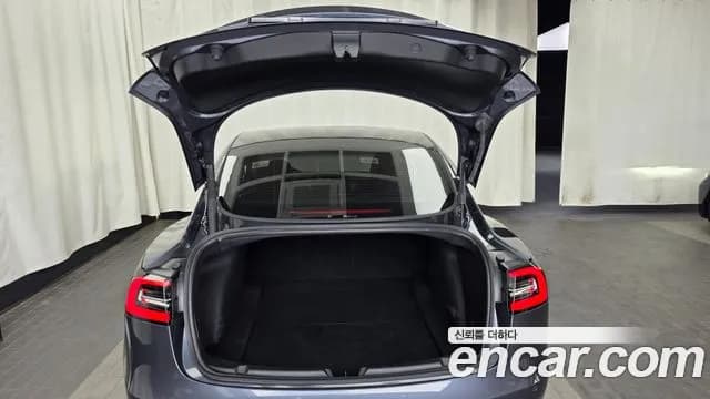 2022 Tesla Model 3 Long Range AWD Sold VIN 5YJ3E1EB3NF149977 – interior seats 2022 Tesla Model 3 Long Range AWD Sold VIN 5YJ3E1EB3NF149977 – interior seats